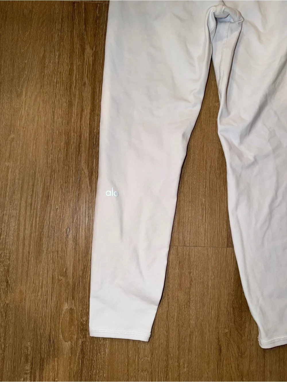 ALO | ALO White High-Rise Cropped Leggings